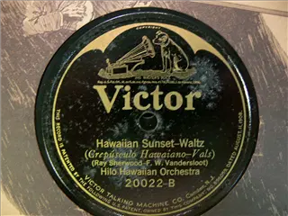 small_victor 20022 b.webp